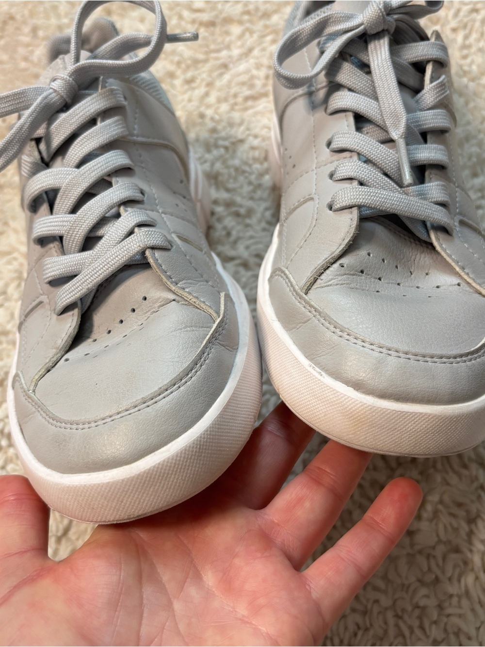 On Running The Roger Low-Top Sneakers in White - Picture 5 of 8